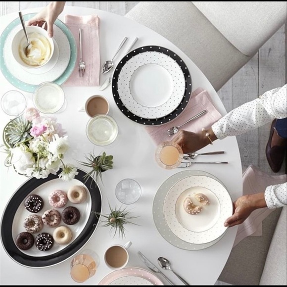 Kate Spade New York Sadie Street Black Platter - Picture 2 of 12